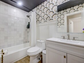 12032 Shropshire Blvd in Austin, TX - Building Photo - Building Photo