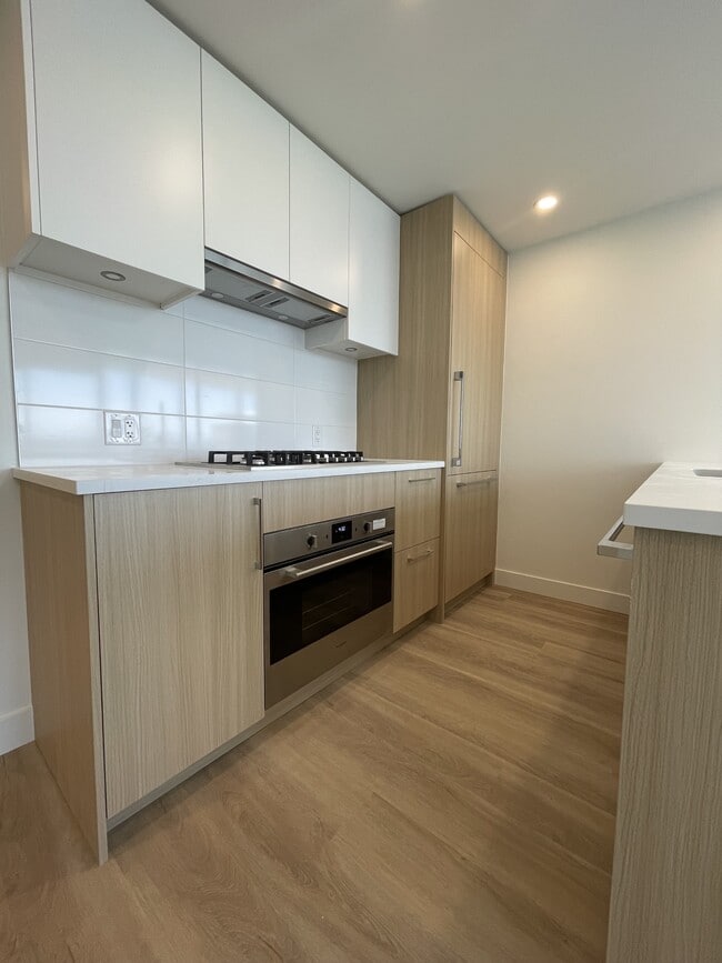9675 King George Blvd in Surrey, BC - Building Photo - Building Photo