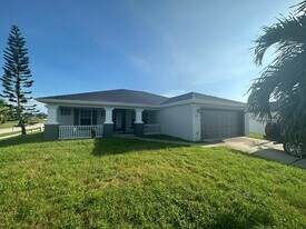 1706 Kismet Pkwy E in Cape Coral, FL - Building Photo