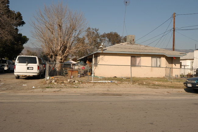 1974-1980 Mesa St in San Bernardino, CA - Foto de edificio - Building Photo