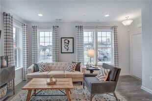 8028 Wistar Glen Dr in Henrico, VA - Building Photo