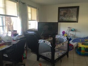170 NE 169th St, Unit 2 in North Miami Beach, FL - Building Photo - Building Photo