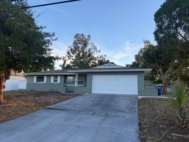 property at 1481 Barry St