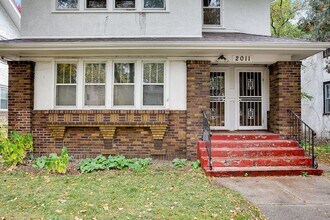 2011 Portland Ave in St. Paul, MN - Building Photo - Building Photo