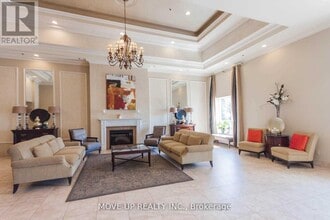 8 Maison Parc Ct in Vaughan, ON - Building Photo - Building Photo