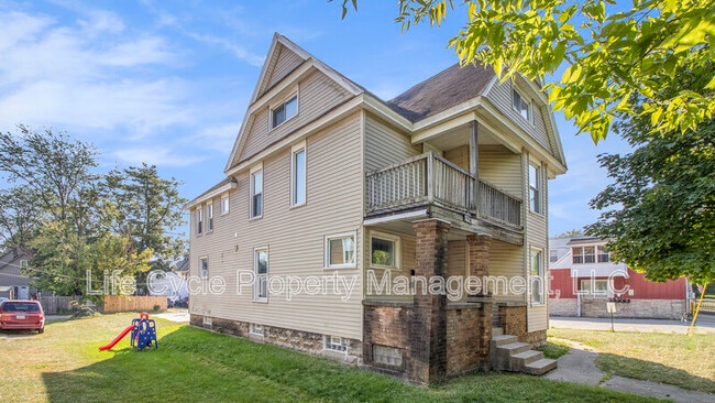 1312 Hamilton Ave NW in Grand Rapids, MI - Building Photo - Building Photo