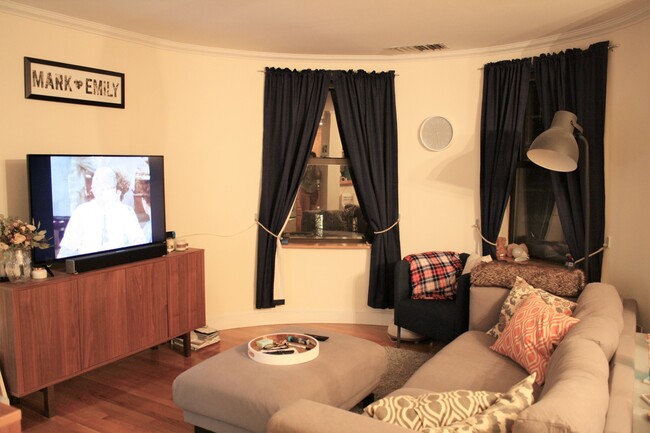 78 Gainsborough St, Unit 302 in Boston, MA - Building Photo - Building Photo
