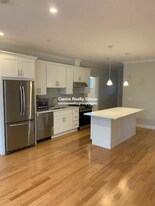 54 Waverly St, Unit 2 in Boston, MA - Building Photo