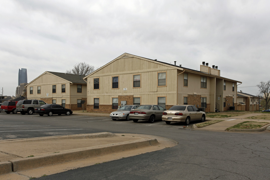 Chaparral Townhouses in Oklahoma City, OK - Building Photo