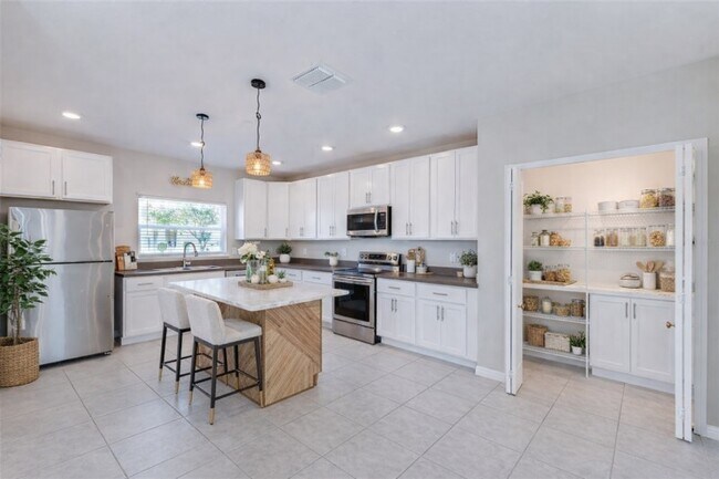 4778 Coral Castle Dr. in Kissimmee, FL - Foto de edificio - Building Photo