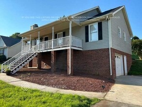 3868 Crusade Dr in Winston-Salem, NC - Building Photo - Building Photo