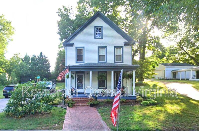 227 James St in Smithfield, VA - Building Photo