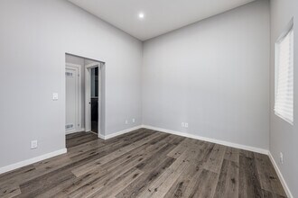 1517 W 12th Pl in Los Angeles, CA - Foto de edificio - Interior Photo