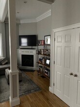 246 E St, Unit 1 in Boston, MA - Foto de edificio - Building Photo