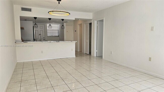 20200 NE 29th Ct in Miami, FL - Building Photo - Building Photo