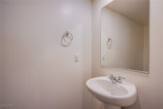 4949 Fern Mesa Ave in Las Vegas, NV - Building Photo - Building Photo