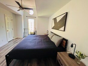 1021 Brighthurst Dr-Unit -302 in Raleigh, NC - Foto de edificio - Building Photo