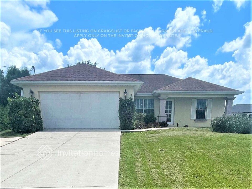 2547 Sunniland Blvd in Lehigh Acres, FL - Building Photo