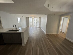 1551 N Flagler Dr in West Palm Beach, FL - Building Photo - Building Photo