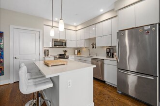 2920 Georgia Ave NW, Unit 301 in Washington, DC - Foto de edificio - Building Photo