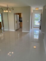 9911 Sandalfoot Blvd in Boca Raton, FL - Building Photo