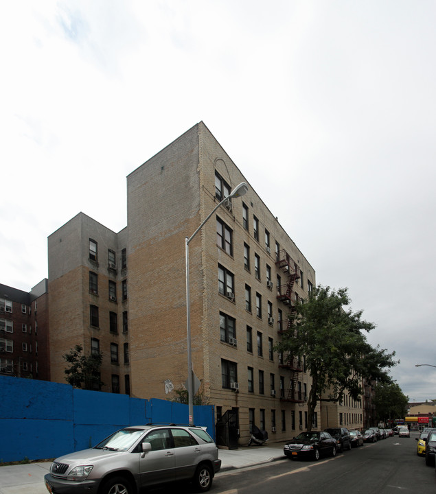 86-22 Dongan Ave in Elmhurst, NY - Building Photo