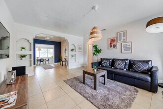 225 NW 14th Ave-Unit -FL1-ID1022316P in Miami, FL - Building Photo - Building Photo