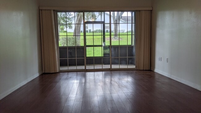 property at 3373 S Royal Oaks Dr