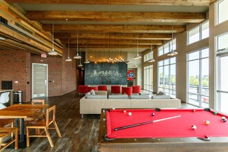 909 Flats in Nashville, TN - Building Photo - Interior Photo