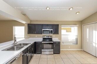 6939 Crown Lake Dr in Gibsonton, FL - Building Photo - Building Photo