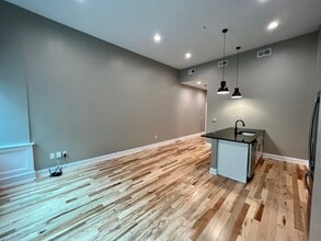 409 Lackawanna Ave, Unit 303 in Scranton, PA - Building Photo - Building Photo