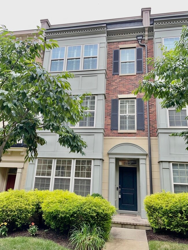 619 Sprintsail Way