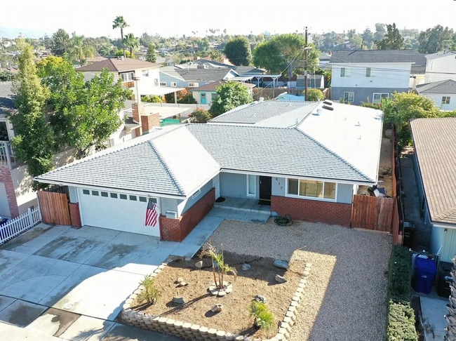 5617-5621 Dorothy Dr in San Diego, CA - Building Photo - Building Photo