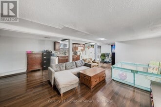 144 Voltarie Cres in Mississauga, ON - Building Photo - Building Photo