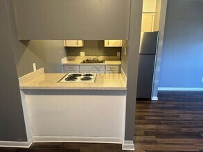 6053 Barton Ave in Shawnee, KS - Building Photo - Building Photo