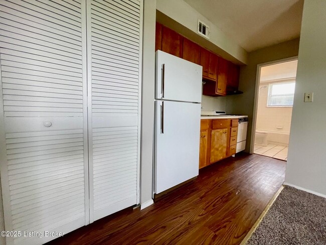 2504 Langdon Dr in Louisville, KY - Building Photo - Building Photo