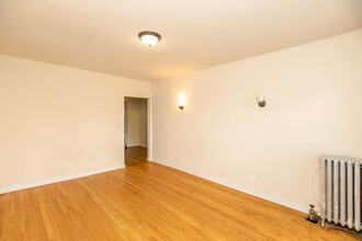 3406 W Berteau Ave, Unit 3406-1 in Chicago, IL - Foto de edificio - Building Photo