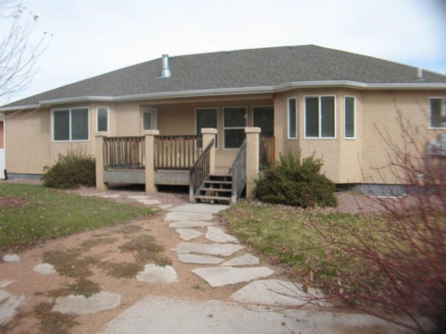 5308 San Simeon Ct in Pueblo, CO - Foto de edificio - Building Photo