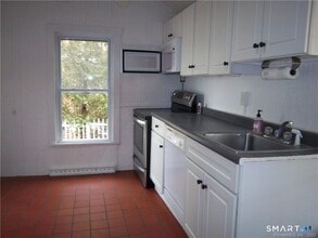 12 Bluff Rd W in Ledyard, CT - Building Photo - Building Photo