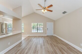 623 Bellingham Pl in Palm Harbor, FL - Building Photo - Building Photo