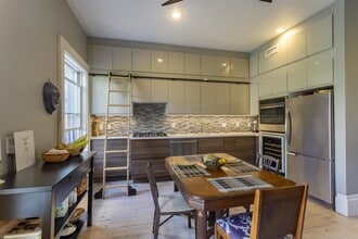 154 Sussex St in Jersey City, NJ - Building Photo - Building Photo