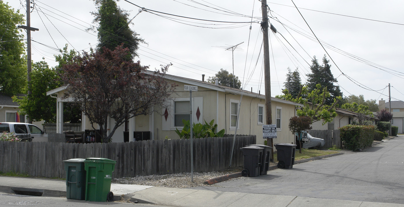 203 Medford Ave in Hayward, CA - Building Photo