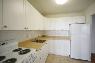 Gilboa Place in Ottawa, ON - Building Photo - Building Photo