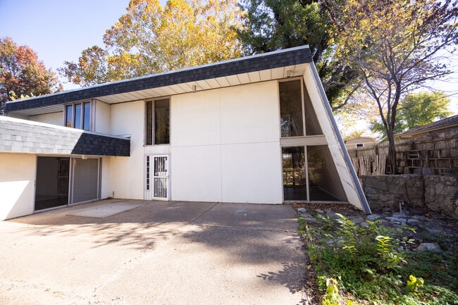 property at 109 N 10th St