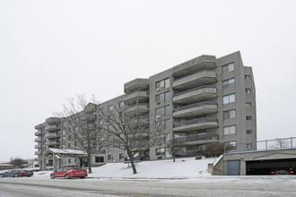 2100 Alice-Nolin in Montréal, QC - Building Photo - Building Photo