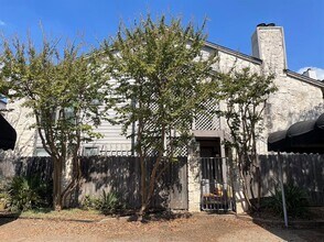 2410 Enfield Rd in Austin, TX - Building Photo - Building Photo