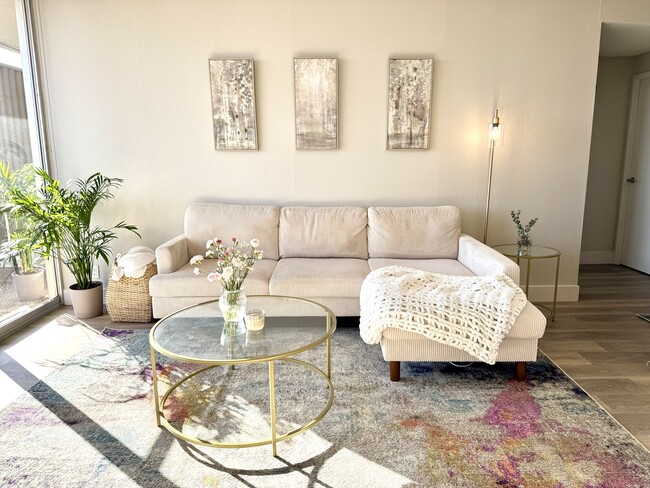 633 Cowper St, Unit 1108