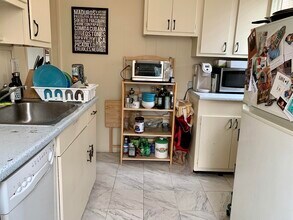 2003 Commonwealth Ave in Boston, MA - Building Photo - Building Photo