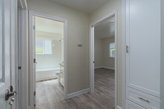 Sierra Gardens in Roseville, CA - Building Photo - Interior Photo