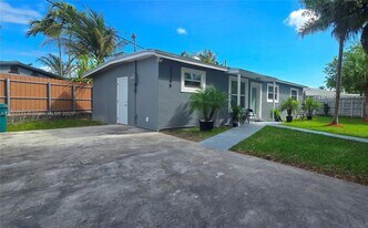 22295 SW 108th Ave in Miami, FL - Building Photo